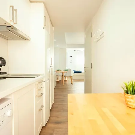 Apto 2 P Ferrandis アパート *